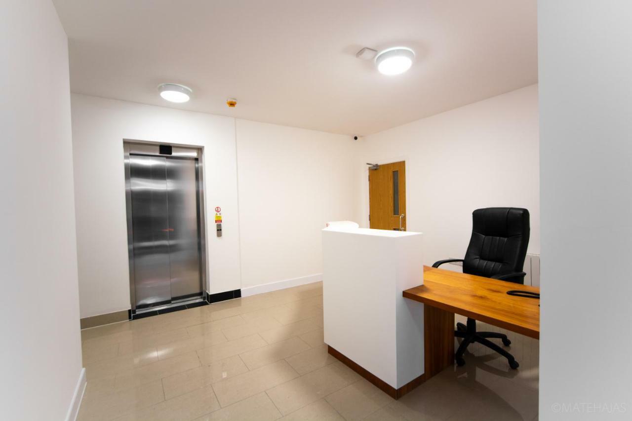 Somerville Apartments London Heathrow Hillingdon Buitenkant foto