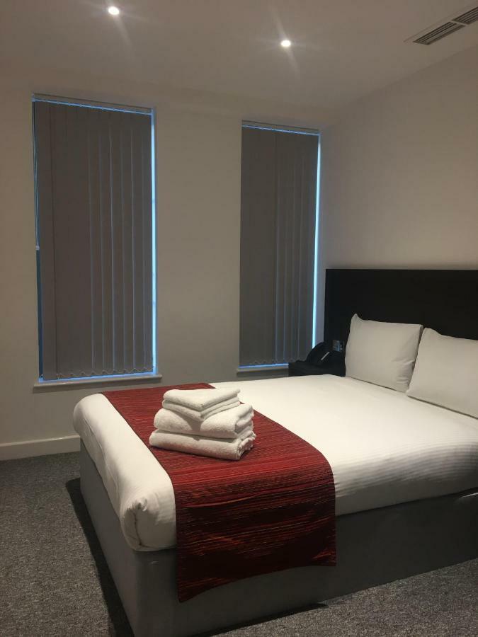 Somerville Apartments London Heathrow Hillingdon Buitenkant foto