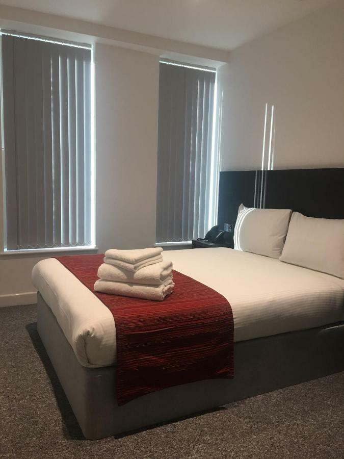 Somerville Apartments London Heathrow Hillingdon Buitenkant foto